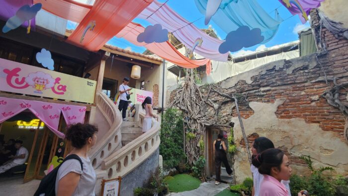 Song Wat: un fragment de Chinatown, între arhaic și cool
